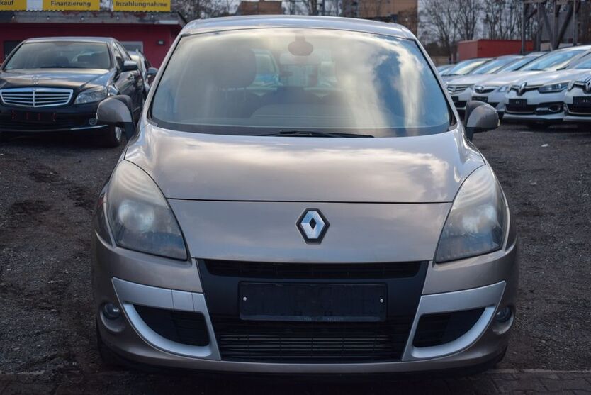 Renault Scenic 236.000 km 2.500 € Berlin 13597