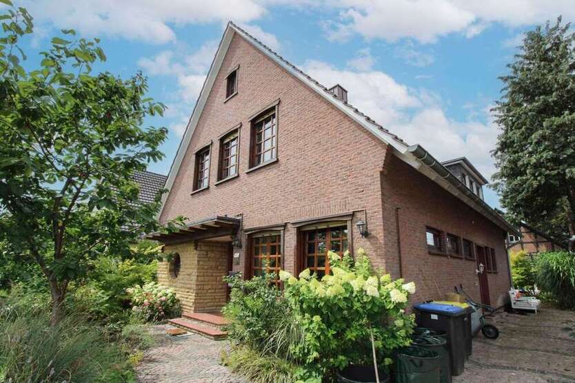 Haus zum Kaufen in Geeste 449.000 € 192.01 m²