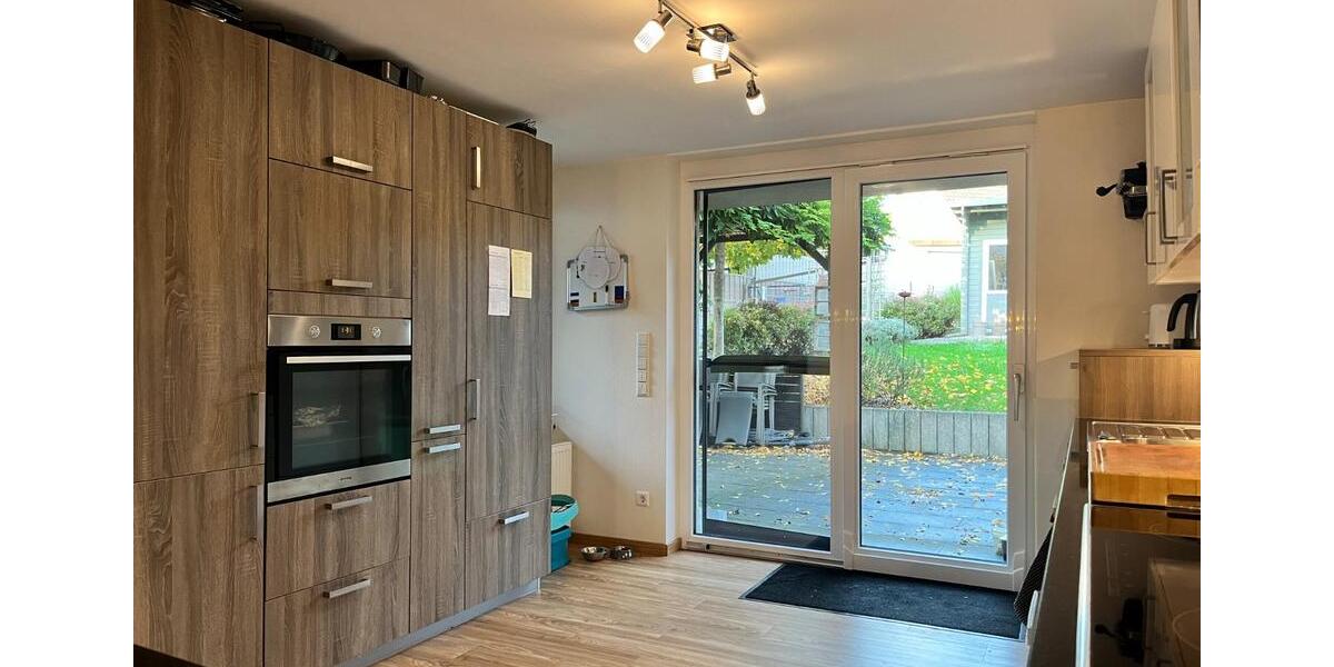 Großzügiges Einfamilienhaus mit Einliegerwohnung - provisionsfrei 7 zimmer