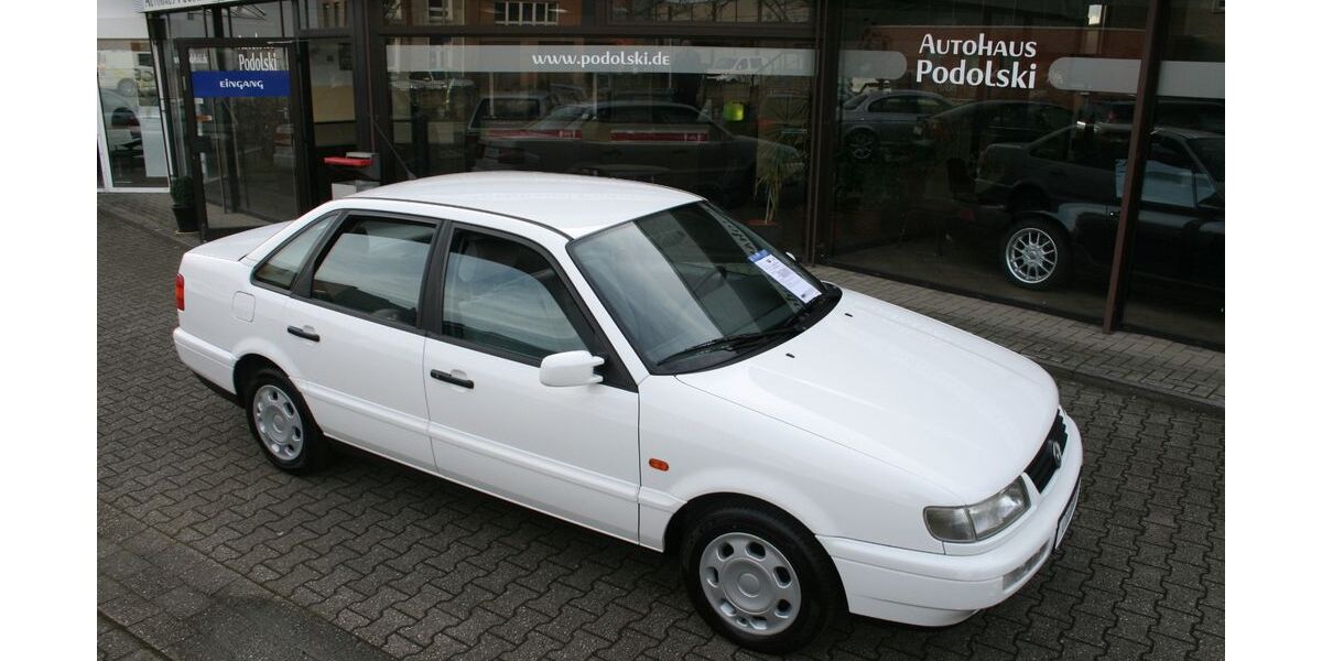 VW Passat 54.852 km 8.888 &euro; Mönchengladbach 41065