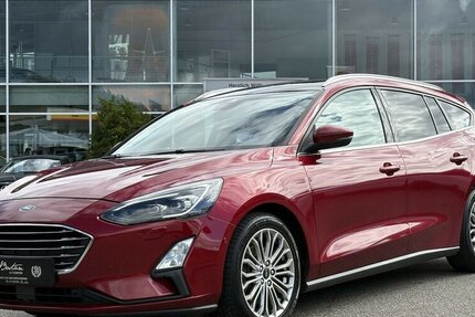 Ford Focus Titanium HEAD-UP/KAMERA/STANDHZ/NAVI/PANO 170.838 km 10.900 &euro; Villingen-Schwenningen 78054