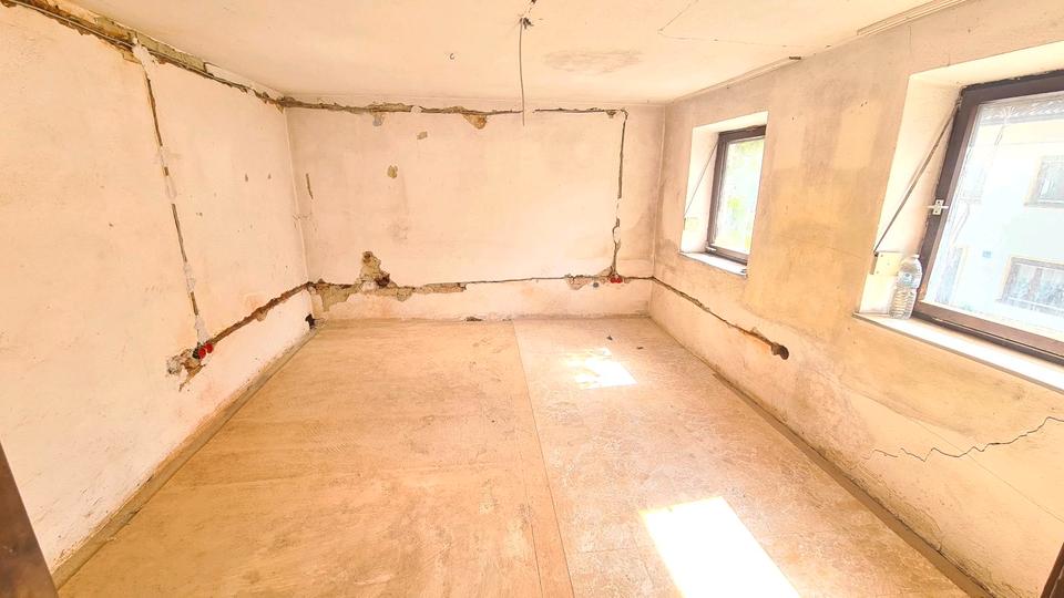 Einfamilienhaus Landshut - 5 Zimmer, 80 m&sup2;, 96.000&euro; | Angebot:26857107