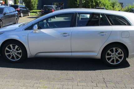 Toyota Avensis 188.000 km 5.250 &euro; Lippstadt 59557