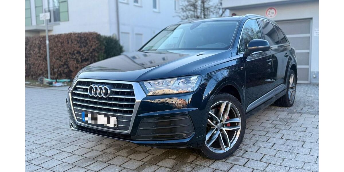 Audi Q7 220.000 km 22.900 &euro; München 81677