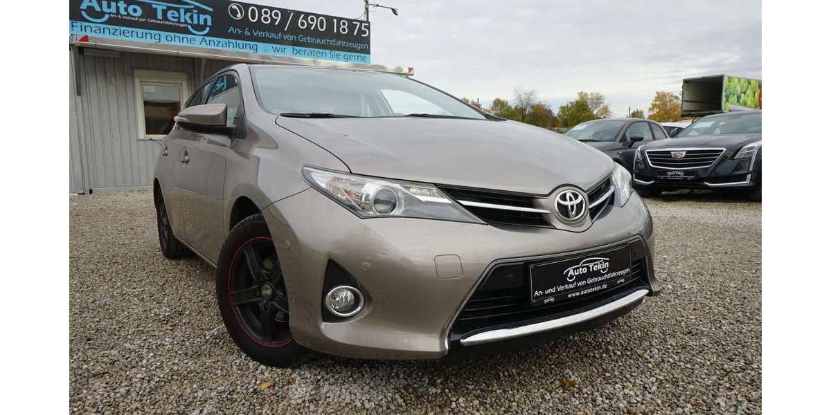 Toyota Auris 86.490 km 11.950 &euro; München 81829