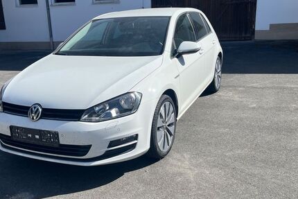 VW Golf 108.000 km 11.200 &euro; Lautertal (Oberfranken) 96486