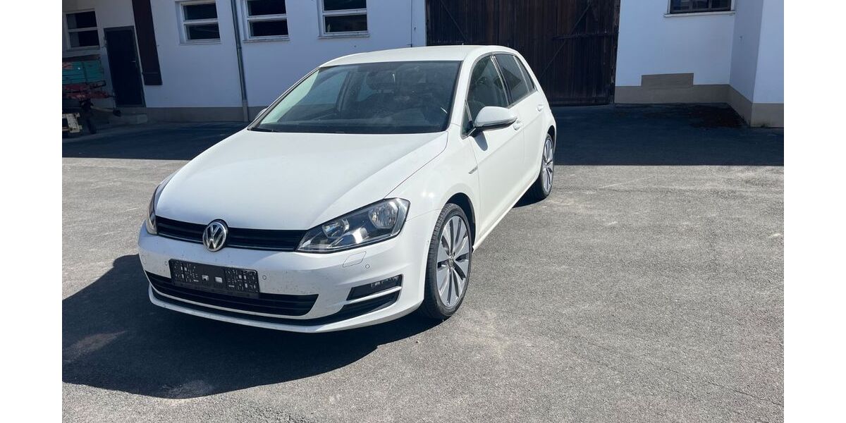VW Golf 108.000 km 11.200 &euro; Lautertal (Oberfranken) 96486