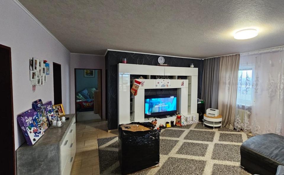 5 Familienhaus inkl. Penthaus-Wohnung mit Gewerbehalle 13 zimmer