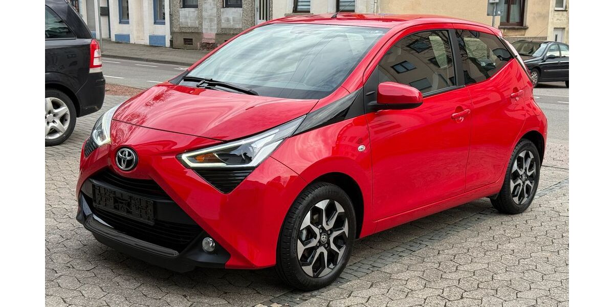 Toyota Aygo (X) 18.400 km 10.400 &euro; Saarbrücken - Burbach 66115