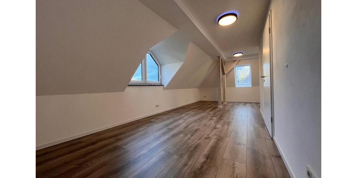 Doppelhaushälfte Zwickau - 3 Zimmer, 95 m&sup2;, 1.250&euro; | Angebot:25395037