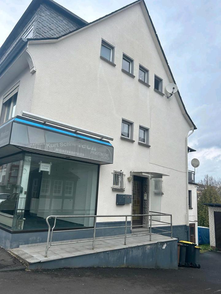 Dachgeschoßwohnung in zentralen Lage in Betzdorf zu vermieten