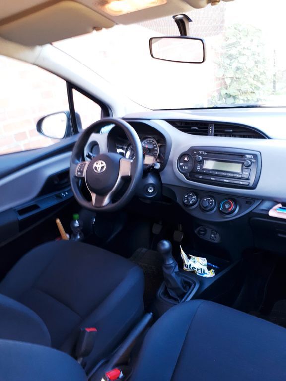 Toyota Yaris 81.000 km 8.100 € Nusse 23896