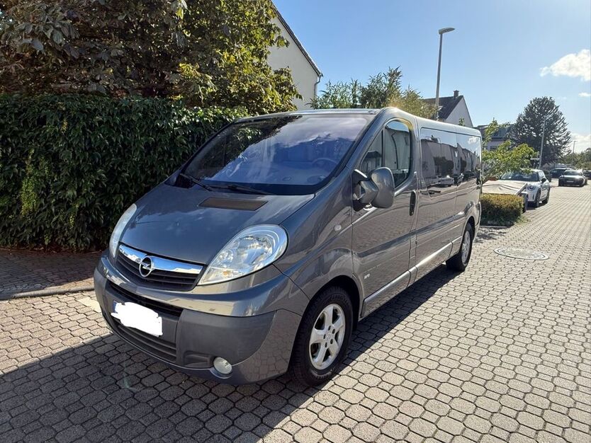 Opel Vivaro 165.000 km 16.500 € Trebur 65468