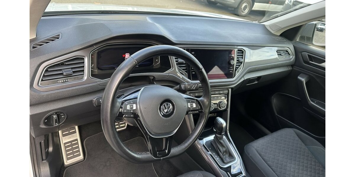 VW T-Roc IQ.DRIVE LED Navi PDC SHZ 127.074 km 18.000 &euro; Mainz 55122