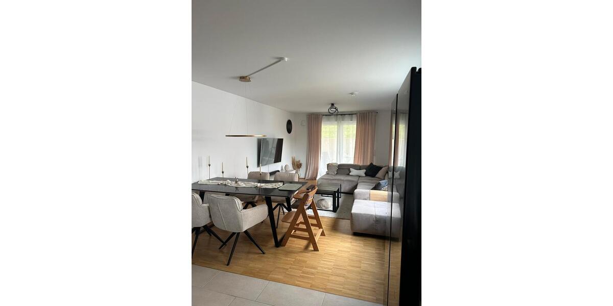 Erdgeschoßwohnung Kitzingen - 4.5 Zimmer, 128 m&sup2;, 1.360&euro; | Angebot:26350719