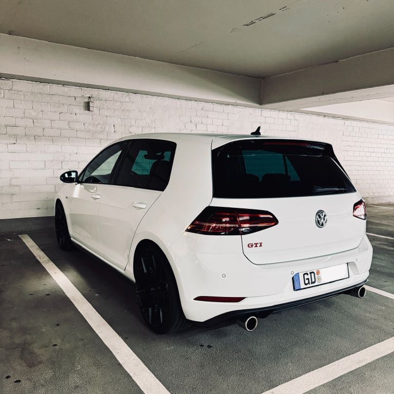 VW Golf 97.000 km 21.499 € Eschach 73569