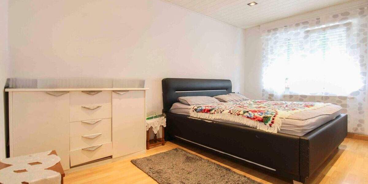 Hockenheim-Highlight - Modernisiertes Zweifamilienhaus mit Charme und Platz 6 zimmer