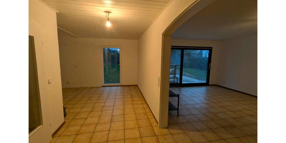Einfamilienhaus Bonn Hardtberg - 6 Zimmer, 180 m&sup2;, 2.700&euro; | Angebot:24706460