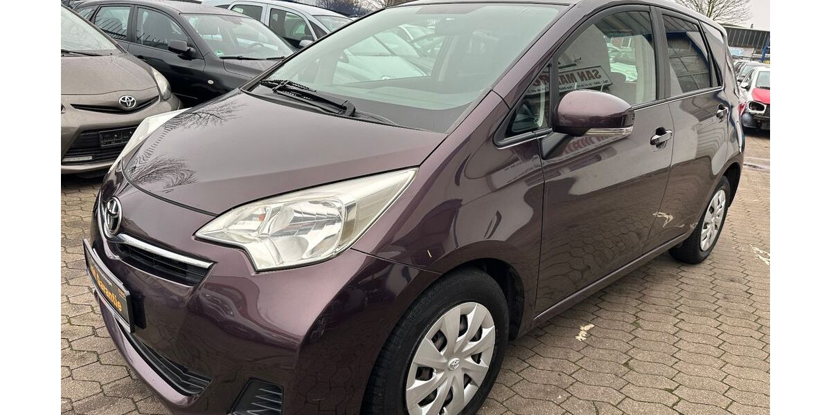 Toyota Verso-S 126.000 km 6.990 &euro; Hamburg 20537