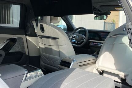 BMW i7 7.258 km 104.850 € Köln 50739