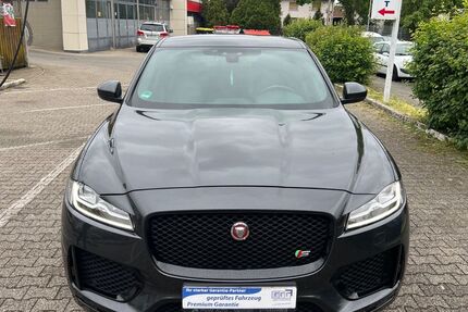 Jaguar F-Pace 124.587 km 15.900 &euro; Ludwigshafen 67071