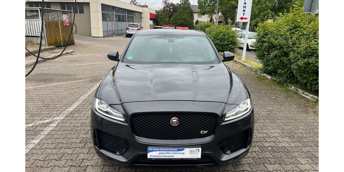 Jaguar F-Pace 124.587 km 15.900 &euro; Ludwigshafen 67071