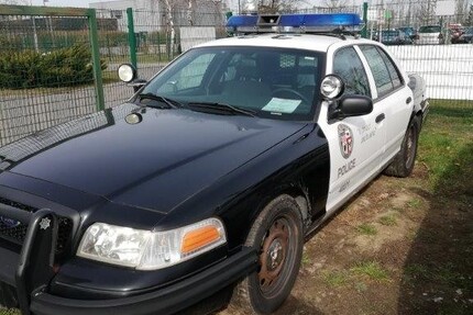 Ford Crown Victoria 166.296 km 4.500 &euro; Großenhain 01558