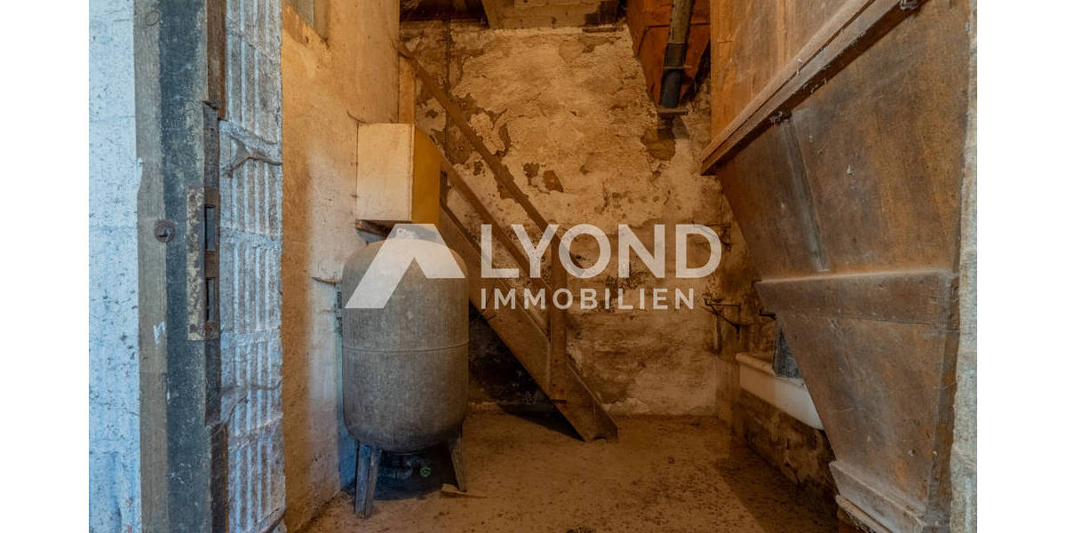 Bauernhaus, Landhaus Bad Arolsen / Schmillinghausen Schmillinghausen - 9 Zimmer, 220 m&sup2;, 159.000&euro; | Angebot:25773073