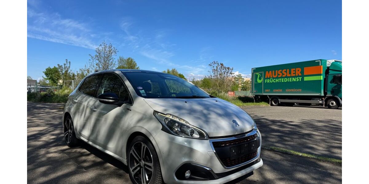 Peugeot 208 136.000 km 7.599 &euro; Lahr 77933
