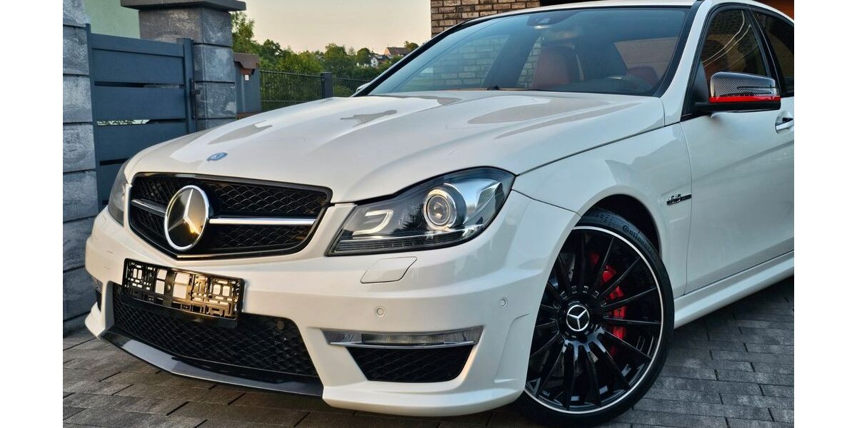 Mercedes-Benz C 63 AMG 156.000 km 35.990 &euro; Birken-Honigsessen 57587