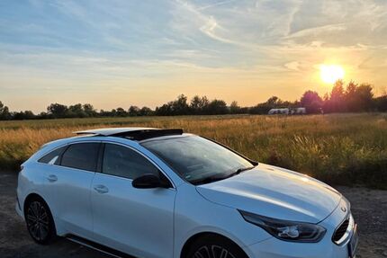 Kia pro ceed / ProCeed 70.000 km 22.999 &euro; Windhagen 53578