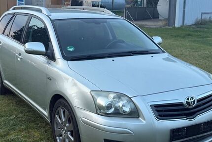 Toyota Avensis 253.000 km 3.490 &euro; Ziesar 14793