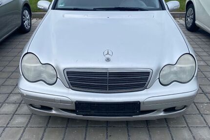 Mercedes-Benz 200 280.000 km 1.000 € Bad Abbach 93077