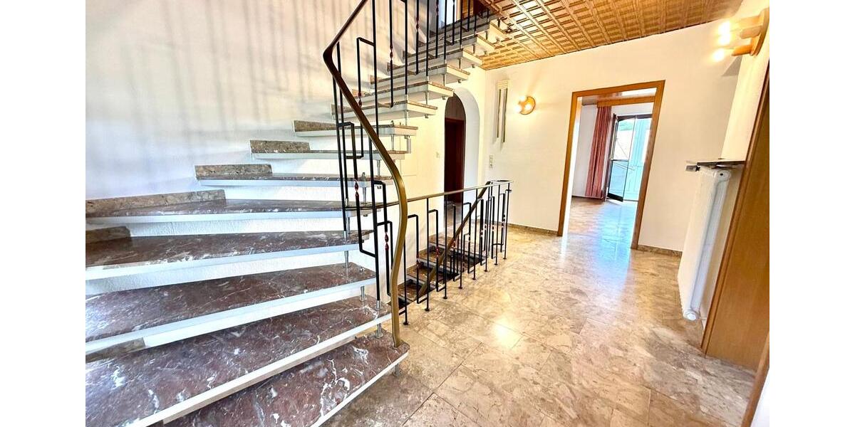 Einfamilienhaus Eschwege - 7 Zimmer, 228 m&sup2;, 245.000&euro; | Angebot:27111660