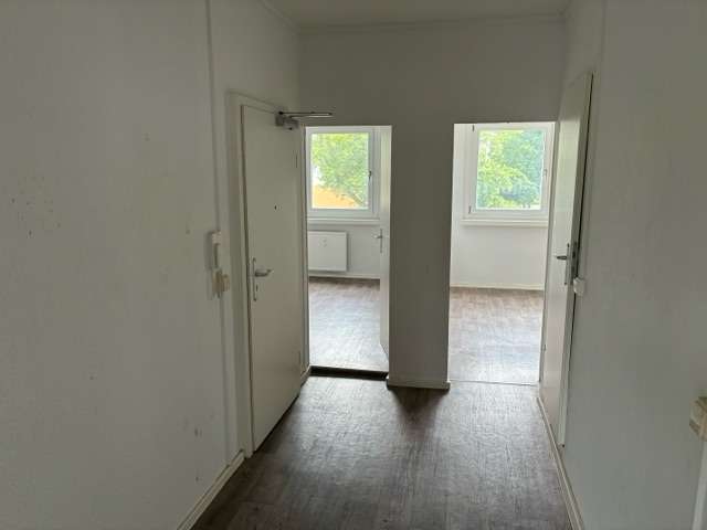 Wohnung zum Mieten in Halle (Saale) 343 € 50.44 m²