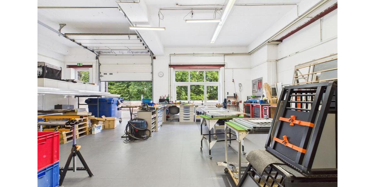 Repräsentative Gewerbeeinheit: Hallen- & Bürofläche in Oerlinghausen zimmer