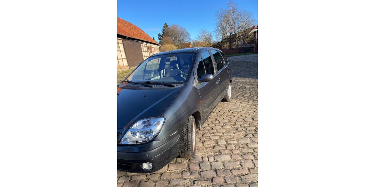 Renault Scenic 131.713 km 2.600 &euro; Cremlingen 38162