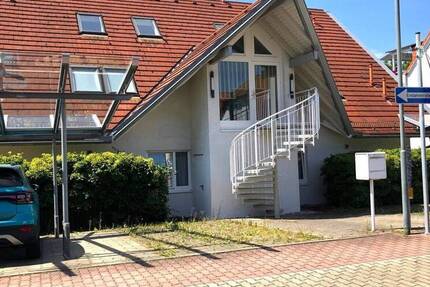 Ab 1.8.25! Schöne 1-RaumWohnung mit Balkon, Stpl. und EBK in ruhiger Wohnsiedlung!