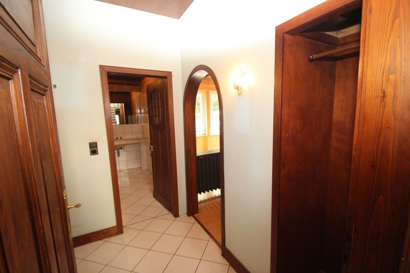 Dreifamilienhaus mit 2 freien Wohnungen und Potenzial