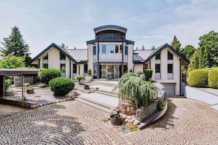 Haus zum Kaufen in Rinteln 1.475.000 € 413.45 m²