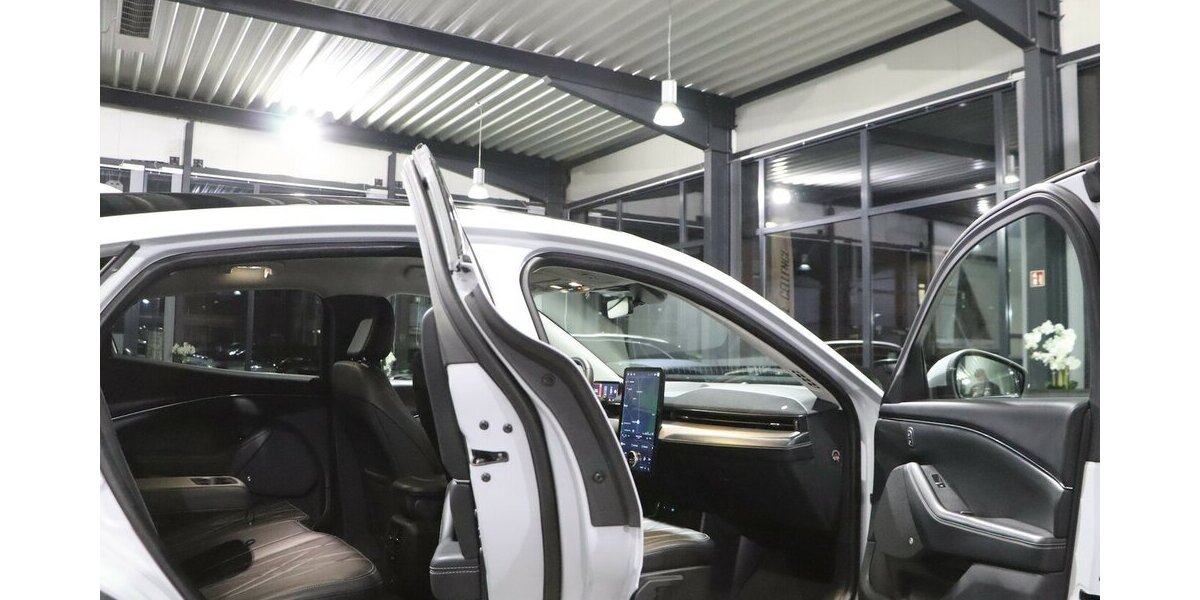 Ford Mustang Mach-E VIRTUAL+360°+NAVI+ / AHK 50.000 km 25.888 &euro; Hamm 59077