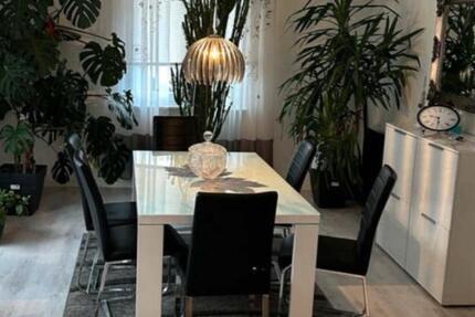 Zweifamilienhaus in Hanglage mit Blick auf Schramberg zimmer