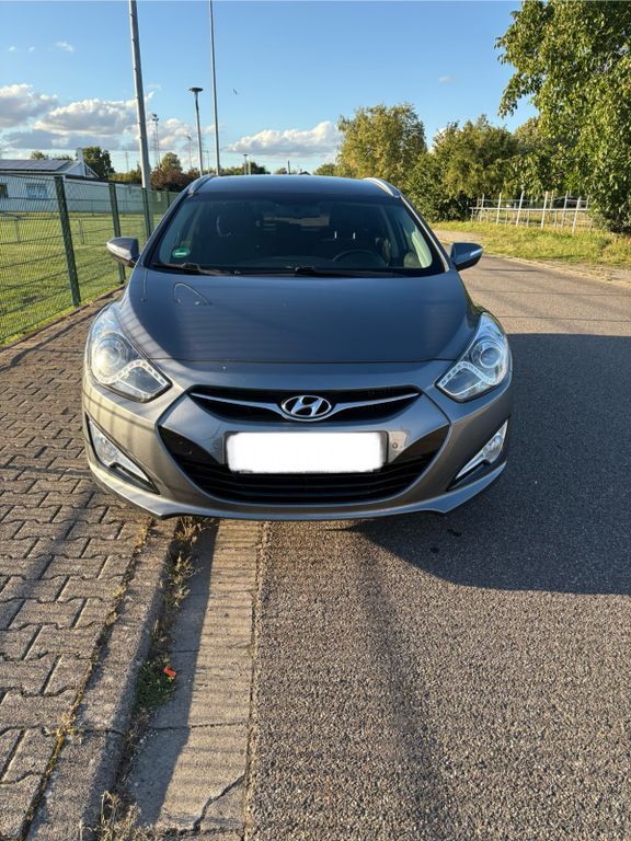 Hyundai i40 179.000 km 8.250 € Philippsburg 76661