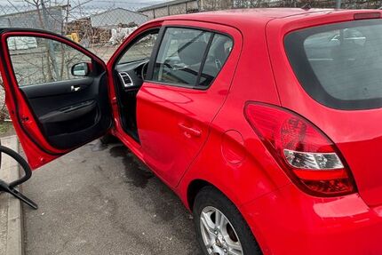 Hyundai i20 160.000 km 2.550 &euro; Mühlheim am Main 63165