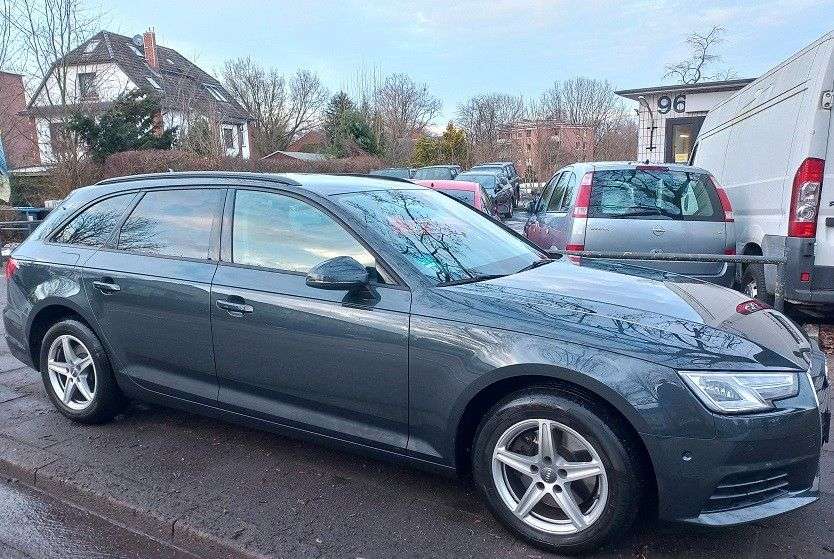 Audi A4 122.602 km 16.950 &euro; Hamburg 21031