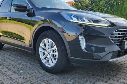 Ford Kuga 54.210 km 22.890 &euro; Glauchau 08371