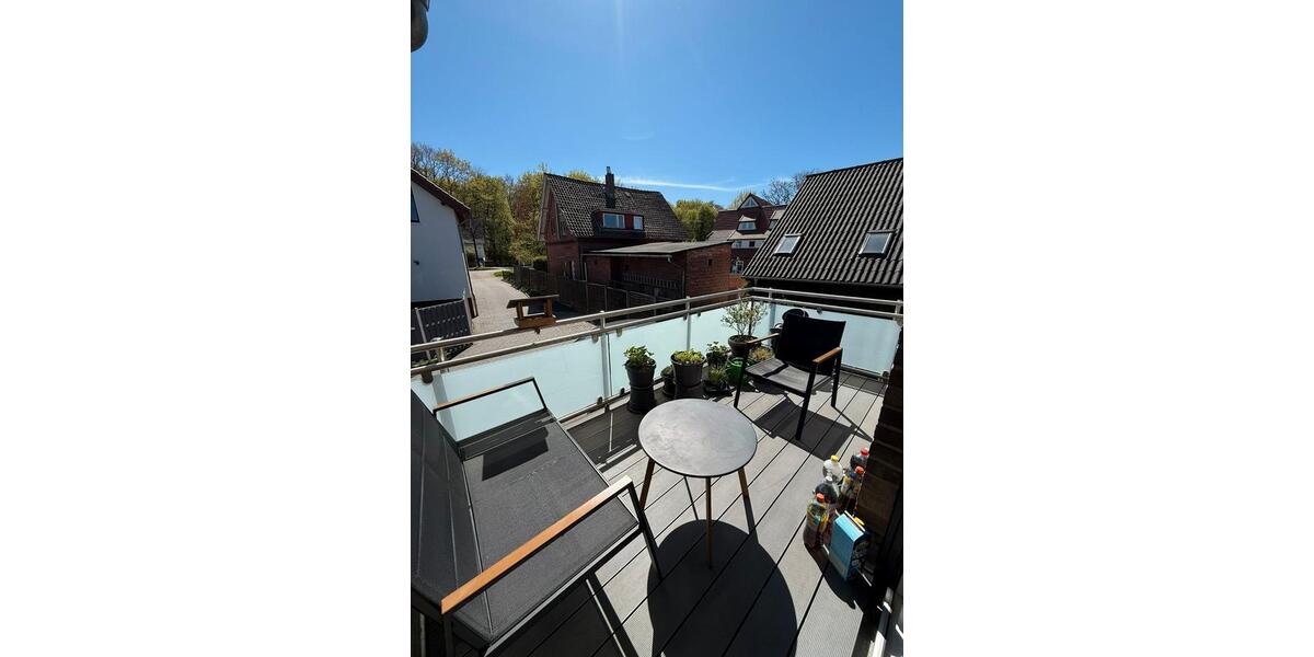 Dachgeschoßwohnung Stade - 3 Zimmer, 80 m&sup2;, 1.120&euro; | Angebot:26479300