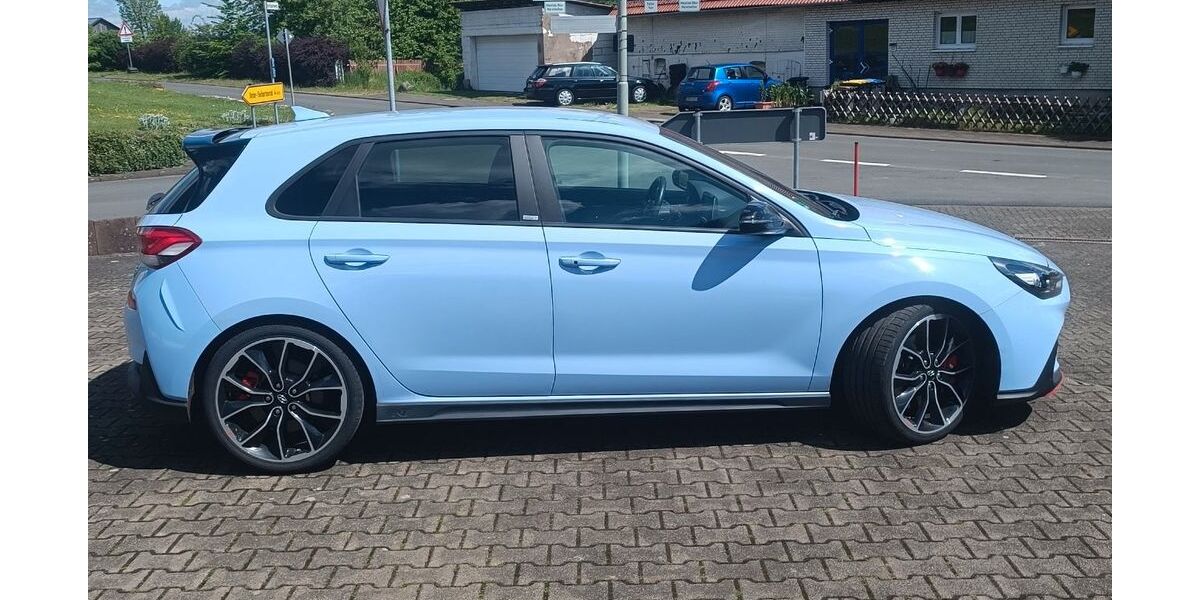 Hyundai i30 127.000 km 19.999 &euro; Feldatal 36325