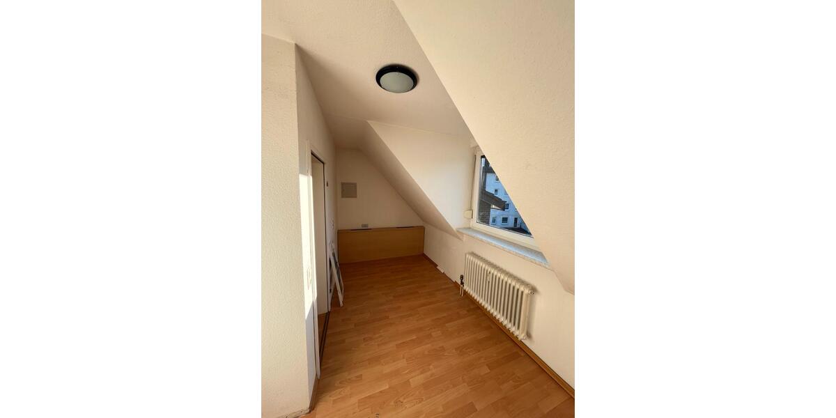 Dachgeschoßwohnung Kassel Vorderer Westen - 2 Zimmer, 42 m&sup2;, 680&euro; | Angebot:25408779