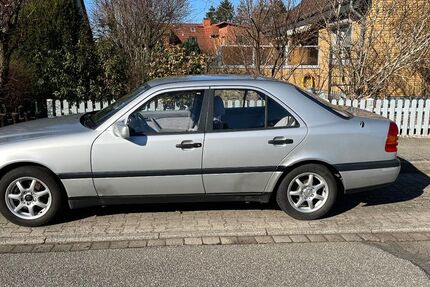 Mercedes-Benz C 180 194.000 km 2.750 &euro; Ratzeburg 23909